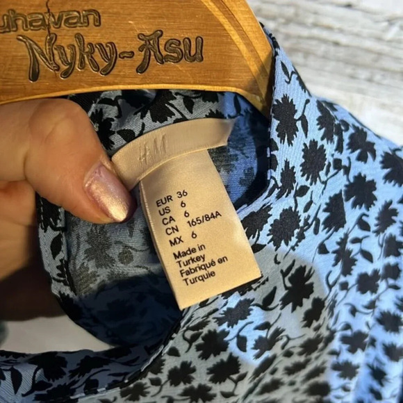 H&M open back high neck floral blouse size 6 - Picture 11 of 11